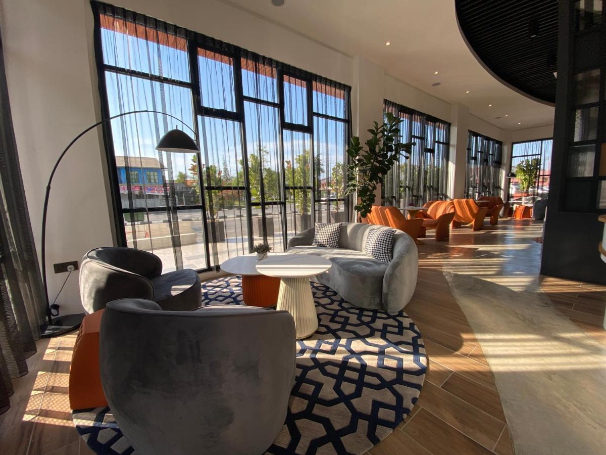Otel Hotel Suite Sibu Zewnętrze zdjęcie