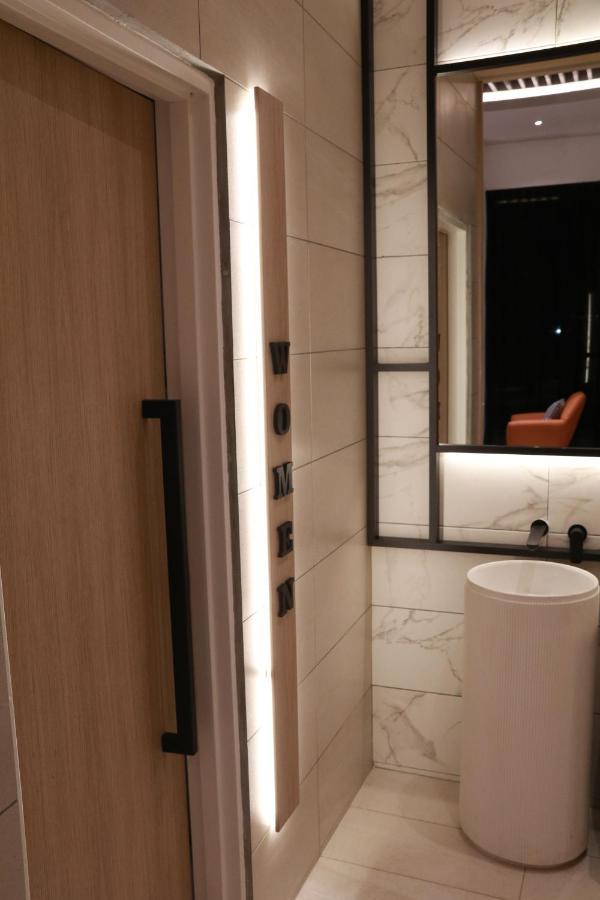 Otel Hotel Suite Sibu Zewnętrze zdjęcie