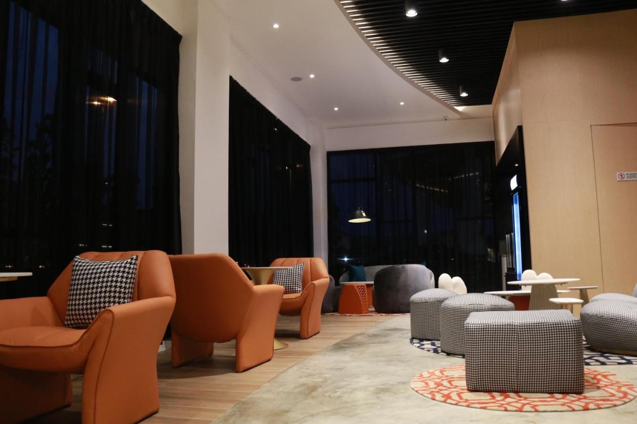 Otel Hotel Suite Sibu Zewnętrze zdjęcie