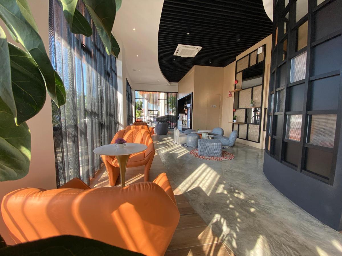 Otel Hotel Suite Sibu Zewnętrze zdjęcie