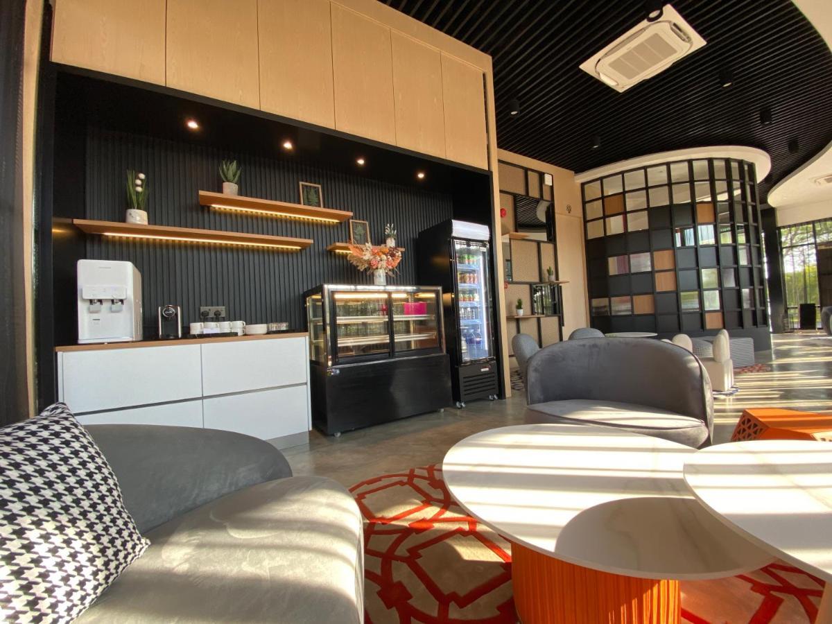 Otel Hotel Suite Sibu Zewnętrze zdjęcie
