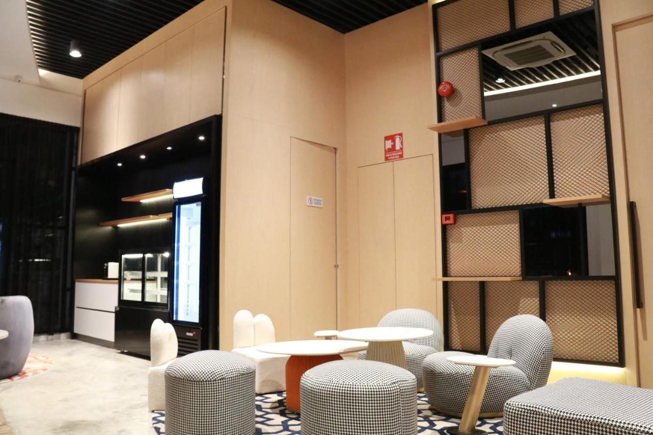 Otel Hotel Suite Sibu Zewnętrze zdjęcie
